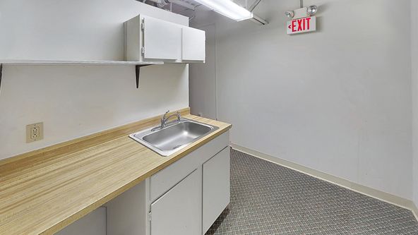 13 Westminster St, Lewiston, ME 04240